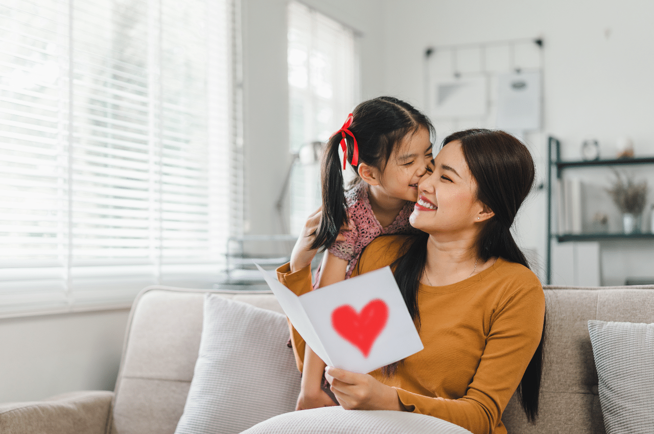 Conoce el origen del Día de la Madre.